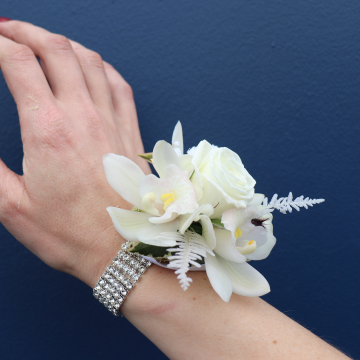 Wrist Corsage Fresh | Classic White