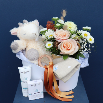 Gift Hamper Floral Baby | The Adventure Begins