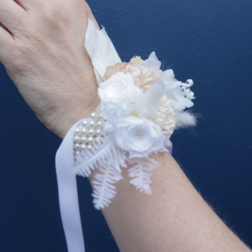 Wrist Corsage Preserved | White